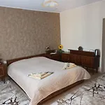 Stoletnika Gasthuis 3*